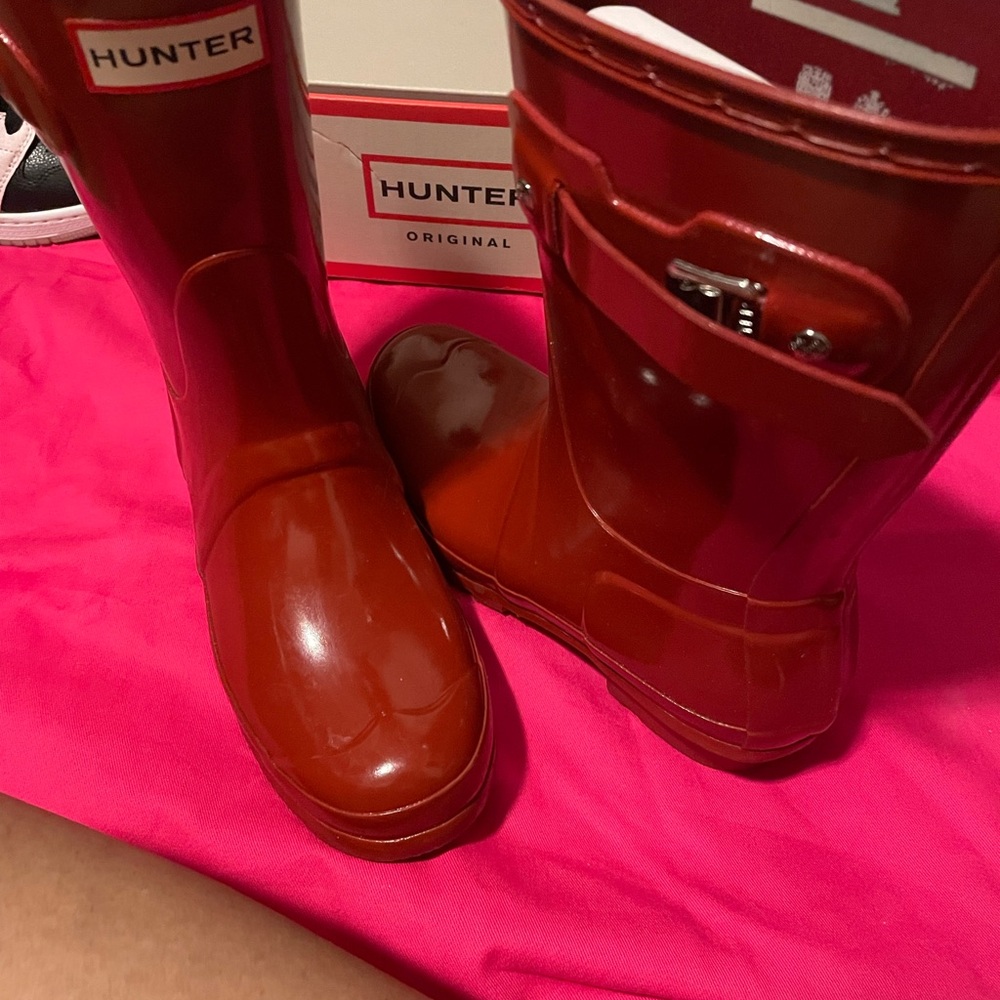 Hunter Glossy Cherry Boots